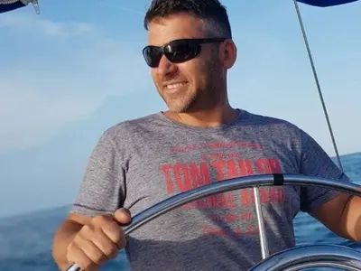 Здравко Брадъра ремонтира хотела си