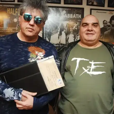 Амебата затъна в дългове, за да спаси имотите си от публична продан ги дарява на роднини