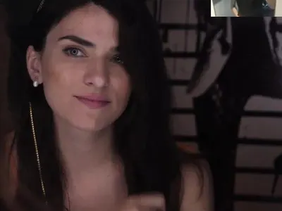 Андреа Банда Банда показа перверзника, който й го развя на снимка (Фото в галерията)