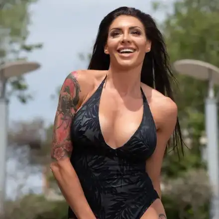 Черната Златка ликува: Мутрите си тръгнаха от „Каваците“