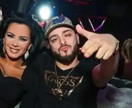 Цвети на Криско пести от сутиени