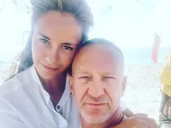 Деян Донков се спуска в пещери