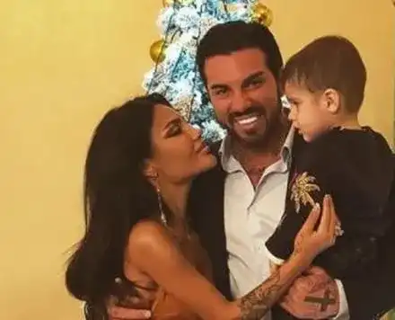 Джизъса не познава сина си от Есмер