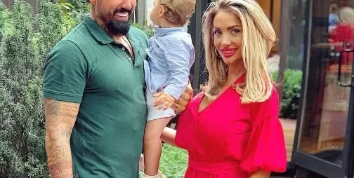 Джизъса пак се татуира! Вече и „Златка” се чете от кожата му