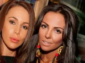 ДОЖИВЯХМЕ! Алисия и Николета заровиха томахавките (Певицата затрупа вечната си врагиня с подаръци)