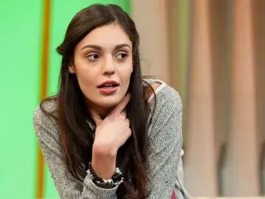 Евелин Костова показа бременно коремче