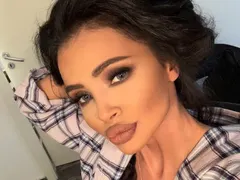 Фолк певицата Мария ПО МАЙЧИНСТВО, а не в творчески отпуск!