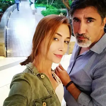 ГОРЕЩ СЛУХ: Башар Рахал и Райна – разделени! Той работи в София, тя се препича на о. Корфу след 12 шева на главата