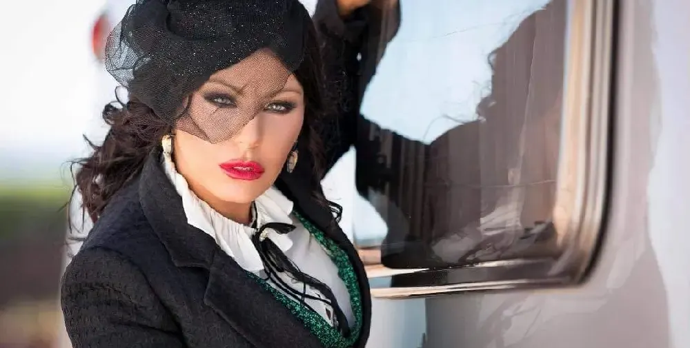 Камелия представя „Иди си“ с 4 визии