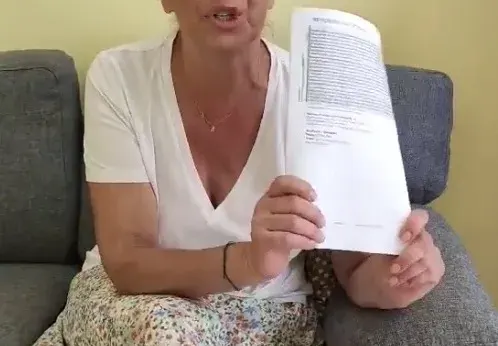 Катето Евро стана инфлуенсър на стари години,рекламира на килограм марки във фейсбук, блесна и  в рап клип