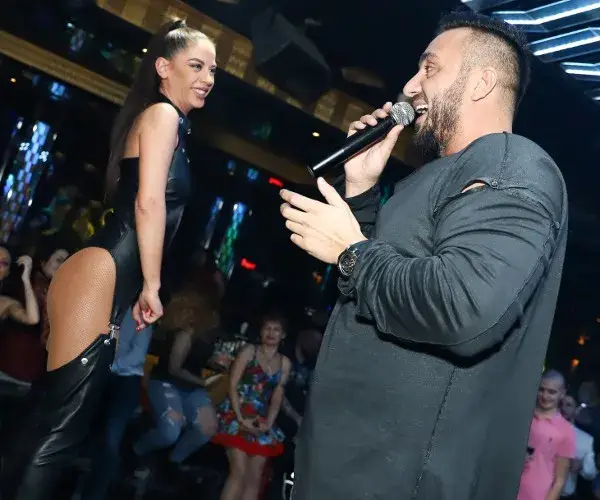 Коцето тръгна с роби, качи 15 килограма