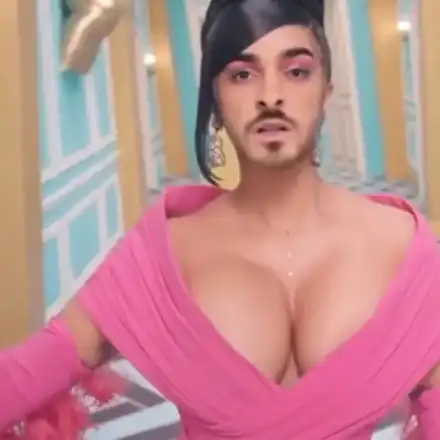 Криско тайно мечтае да е жена?! Майки скочиха срещу джендърските изцепки на любимеца на непълнолетните им деца (СНИМКИ)