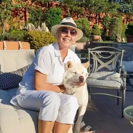 Лепа Брена си продава къщата за 2 милиона евро