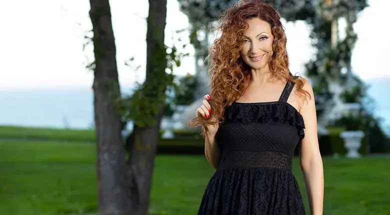 Лия пръсна 300 бона за 50-ия си юбилей