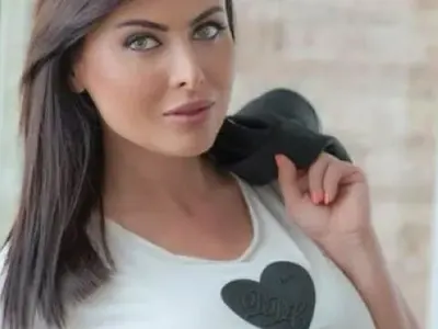 Лили Клюкарката си изкърти зъб