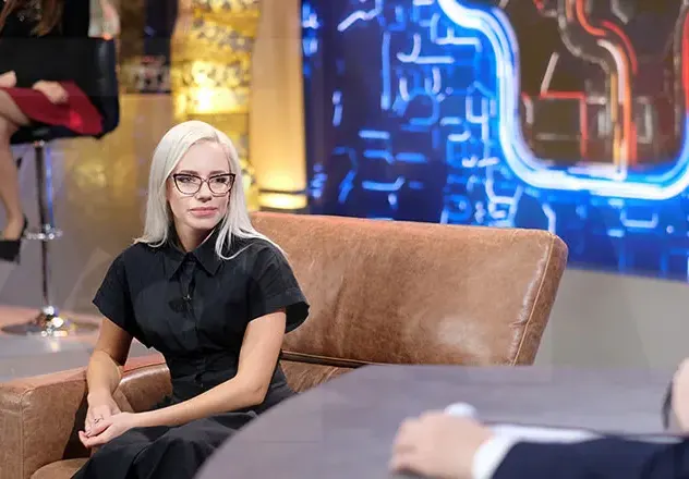 Лилия Стефанова е новата тръпка на Слави, психоложката се намърда в телевизията, а отскоро и в леглото на водещия