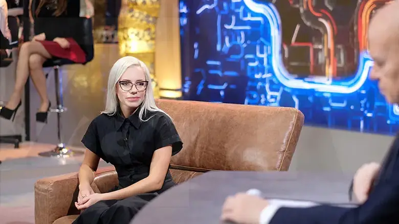 Лилия Стефанова е новата тръпка на Слави, психоложката се намърда в телевизията, а отскоро и в леглото на водещия