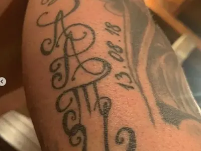 Любов ли бе да я опишеш! Благо Джизъса си татуира Златка (Снимка)