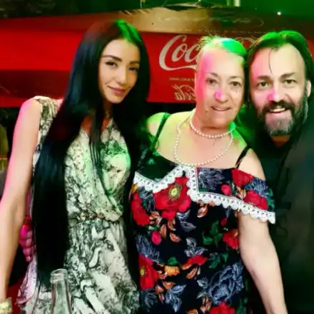 Люси Иларионов изненада Ани Хоанг с тайно парти за РД