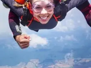 Маги Джанаварова полетя