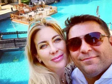 Мъжът на Тоца я хвана за дупето в хипермаркет