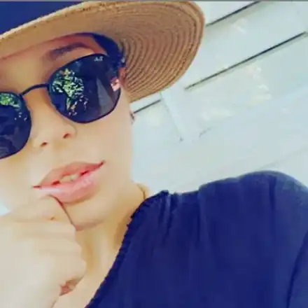 Мика Стоичкова горда със задните си части! Снима ги денонощно! (ВИЖТЕ ГИ)