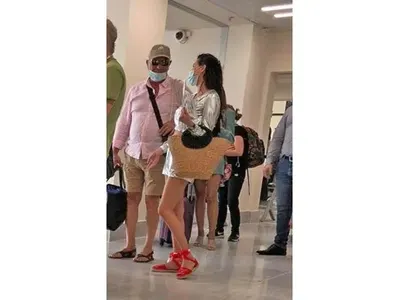 Мис България заби чичко