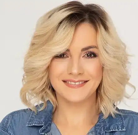 Нещо нетипично! Поли Генова лъсна ДИБИДЮС! Вижте защо певицата се съблече