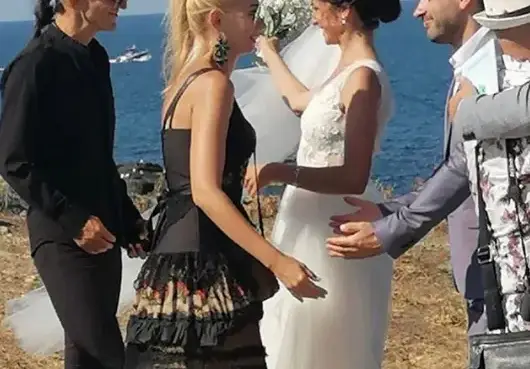 Нети омъжи новооткритата си сестра (Фото от церемонията)