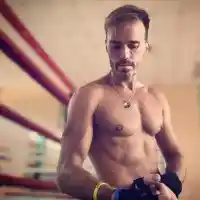 Ники Илиев разпуска с бокс след развода