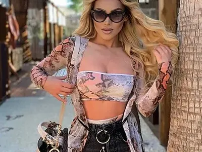 Нора Недкова палува с мистериозно гадже на Миконос