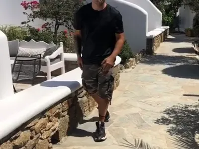 Нова светска двойка? Саня с Кристо в Миконос (СНИМКИ)