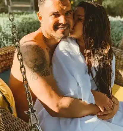 Ново гадже и деца върнаха Божинов в България