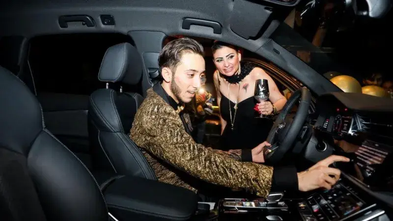 Пей сърце! Софка е разорена, кредитори й взеха апартамента, но пък Лоренцо кара  джип за 120 бона