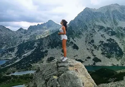 Райна щъка по бели гащи из Пирин