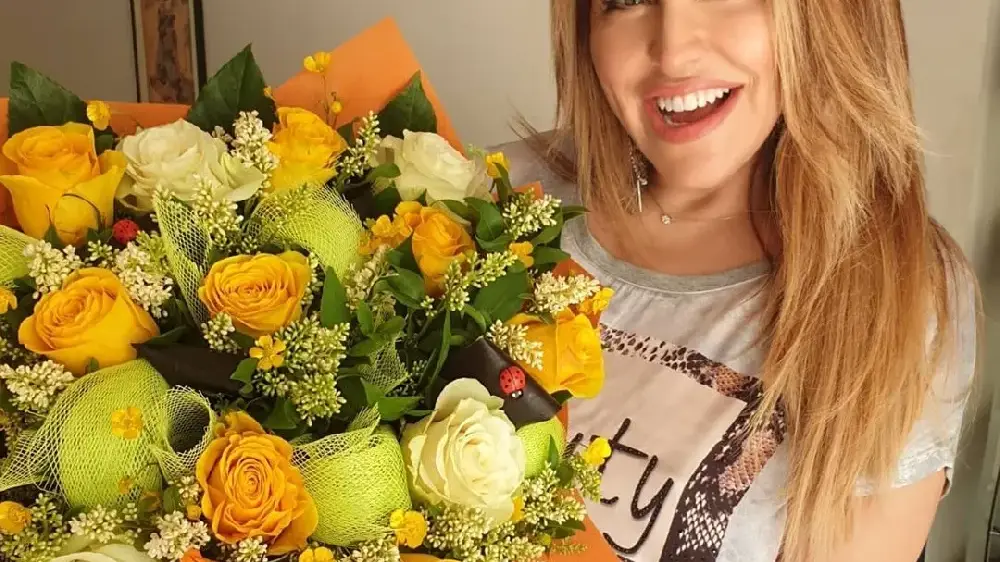 Рени хвана букета, иска втора сватба