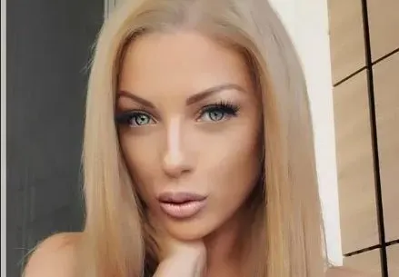 Русо гладно няма! Емануела стана блонди