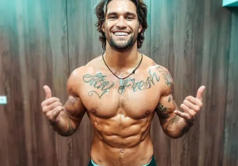 Сами от „Фермата“ живее шест месеца със скъсан менискус