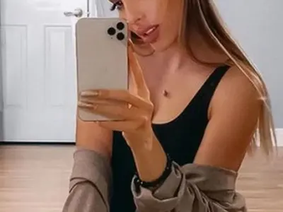 Щерката на Магапаса нажежи страстите с горещи СНИМКИ