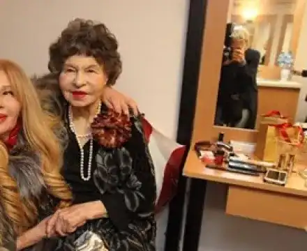 Щерката на Мутафова ще съди бивш министър