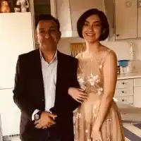 Щерката на Зуека ще става журналистка