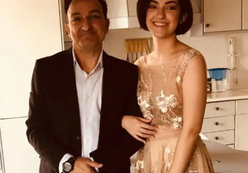 Щерката на Зуека ще става журналистка