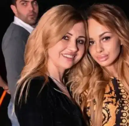 Сузанита ходи на дискотека с мама