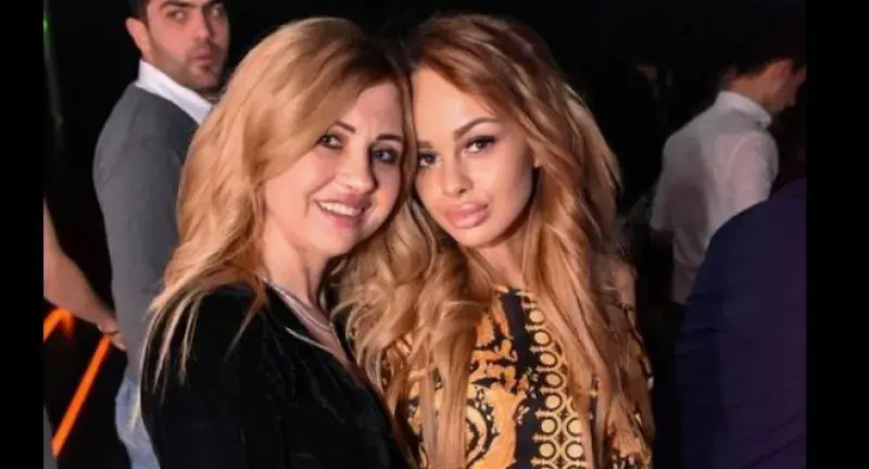 Сузанита ходи на дискотека с мама