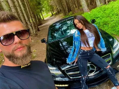 Сузанита и гаджето й продават колата си