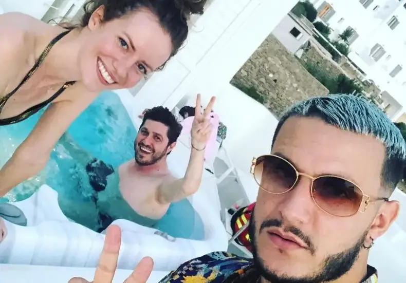 Световноизвестен DJ нахлу на балкона на Малкоданска (Фото)