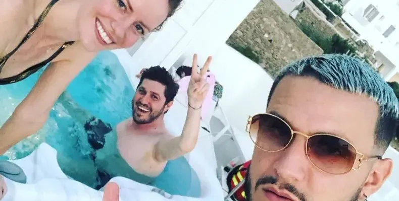 Световноизвестен DJ нахлу на балкона на Малкоданска (Фото)