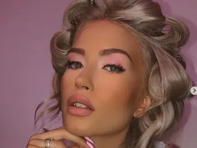 Тита пуска фенове в леглото си (ФОТО)