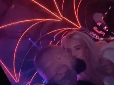 Тита заби ММА боец, феновете чакат бебе