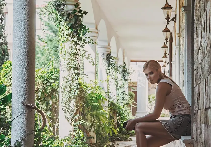 Умница! Анелия чете книги само от български автори